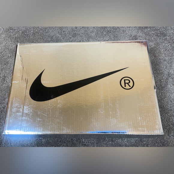 Nike Other - Nike dunk low off-white university gold